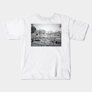 Winter in the garden 2 Kids T-Shirt